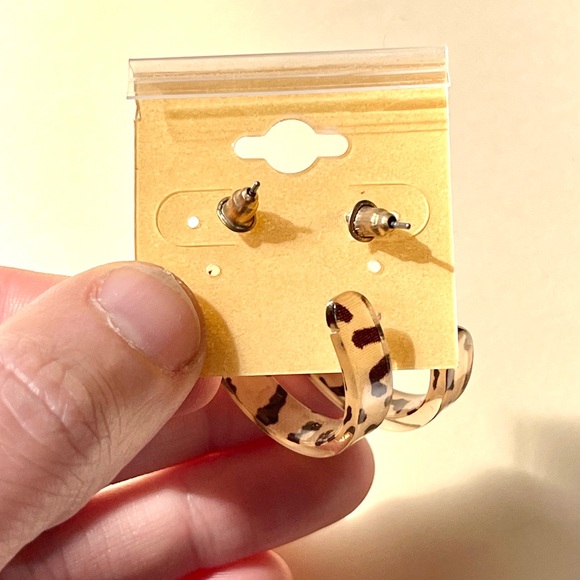 🏷️ tortoiseshell print half circle earrings - Picture 6 of 6